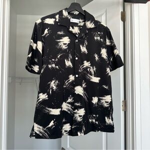 Zara Men's Black and White Abstract Button Down TShirt